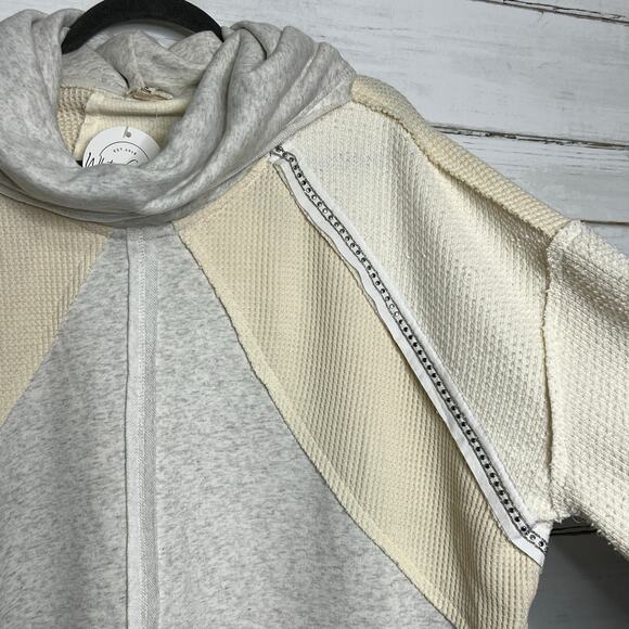 POL Cowl Neck Pullover Cream Gray Oversized Bling Size Small - Picture 3 of 9